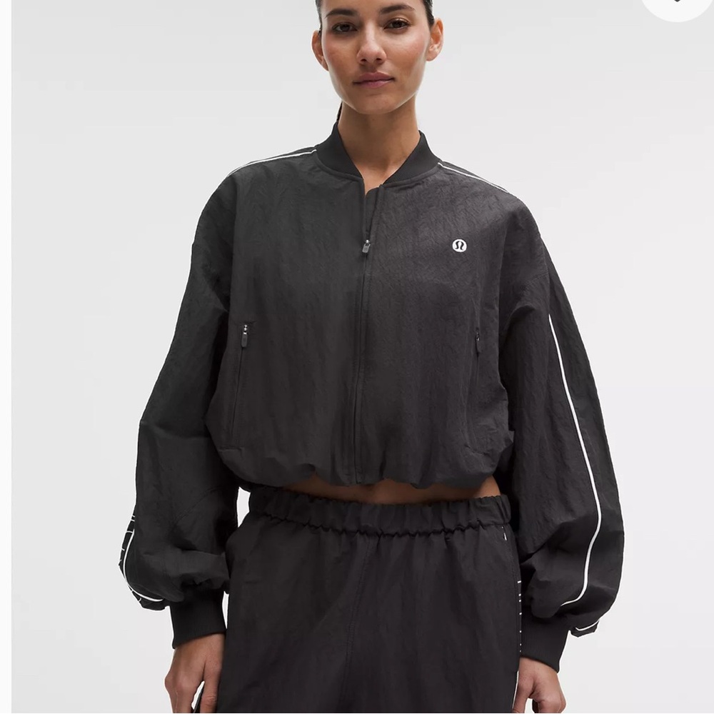NWT lululemon Crinkle Nylon Track Jacket Wordmark Size S | Water-Repellent